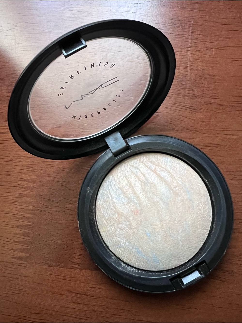 MAC Cosmetics LIGHTSCAPADE Mineralized Skin Finish MSF Highlighter
